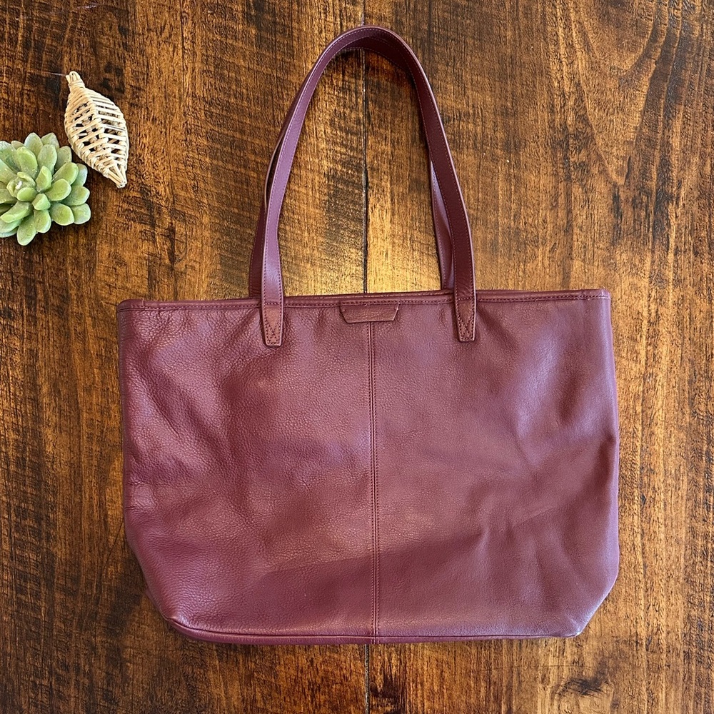 Leatherology | Aleena Soft Zippered Tote in Bordeaux - Full Grain Leather - Picture 3 of 16